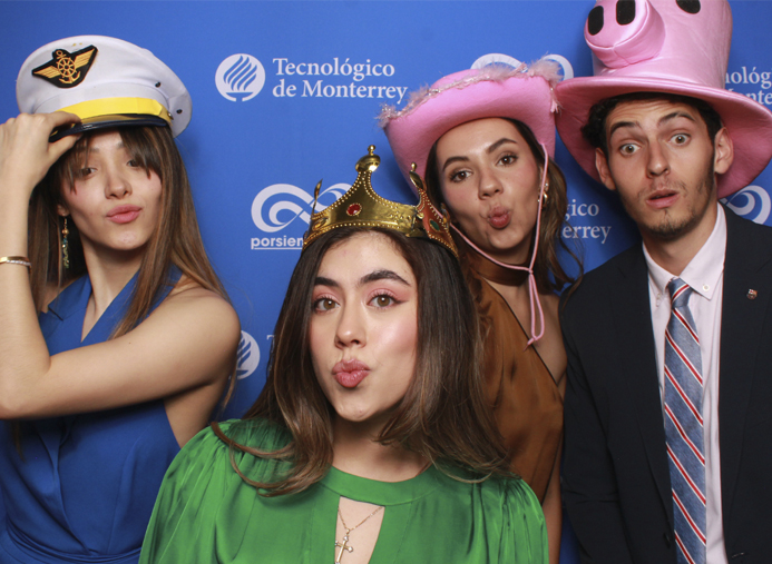 Photo Booths in San Miguel de Allende - Modern Style