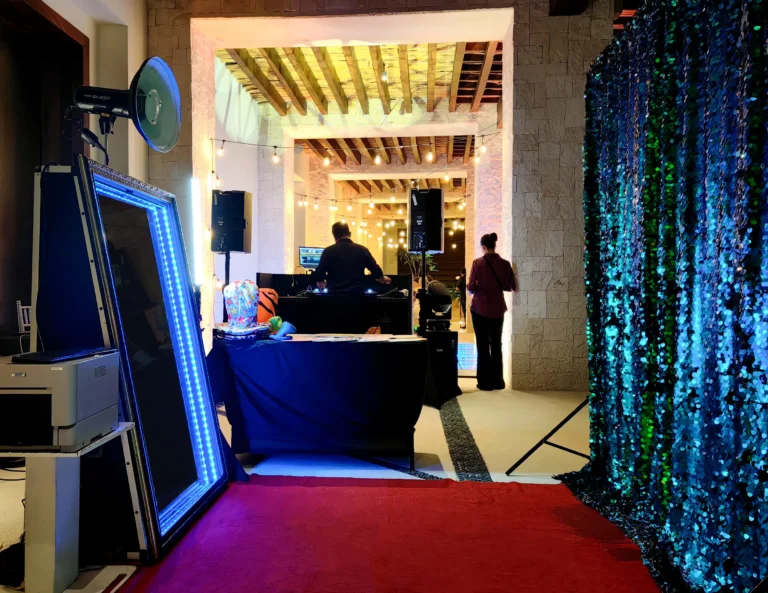 Montaje de espejo mágico para fotos en boda o evento | Magic Mirror photo booth setup for a wedding or event